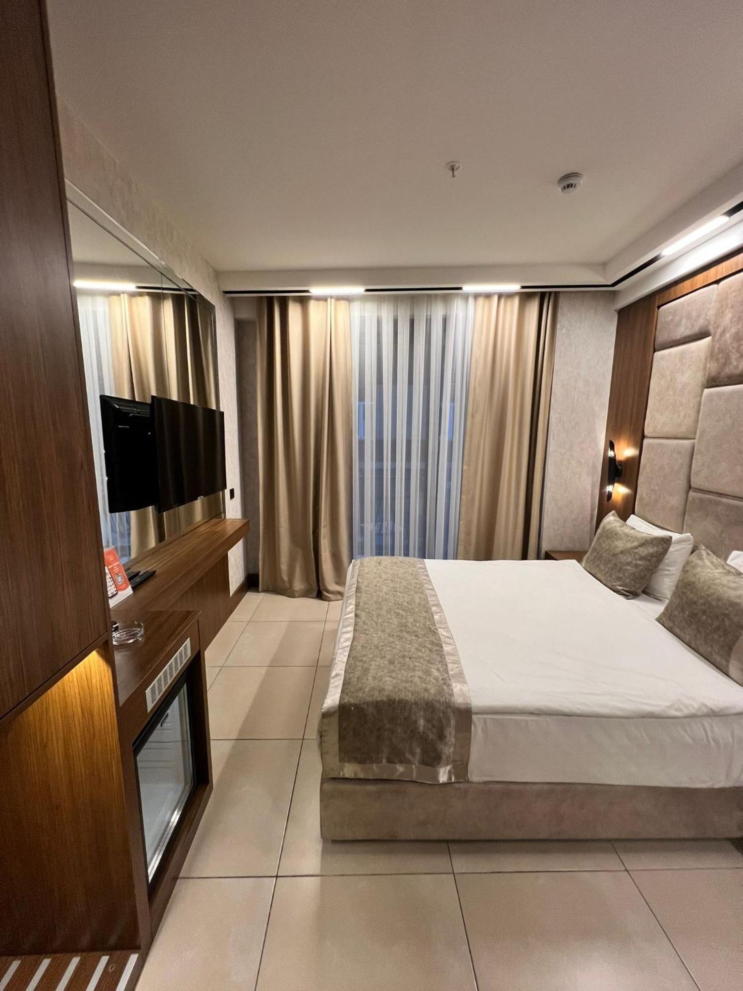 Four Sides Beyoglu Hotel Istanboel Buitenkant foto